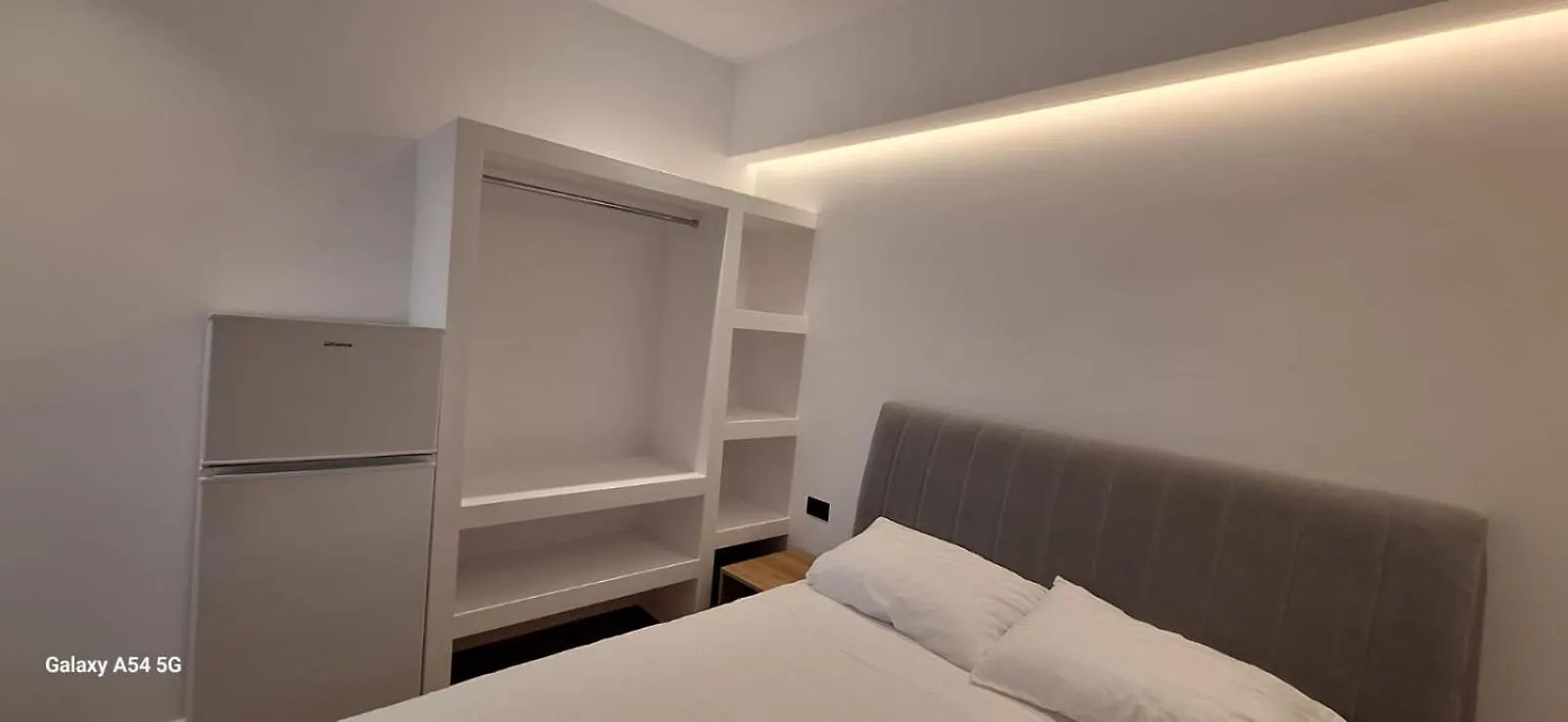 Cozy White House - Near Beach كساميل شقة