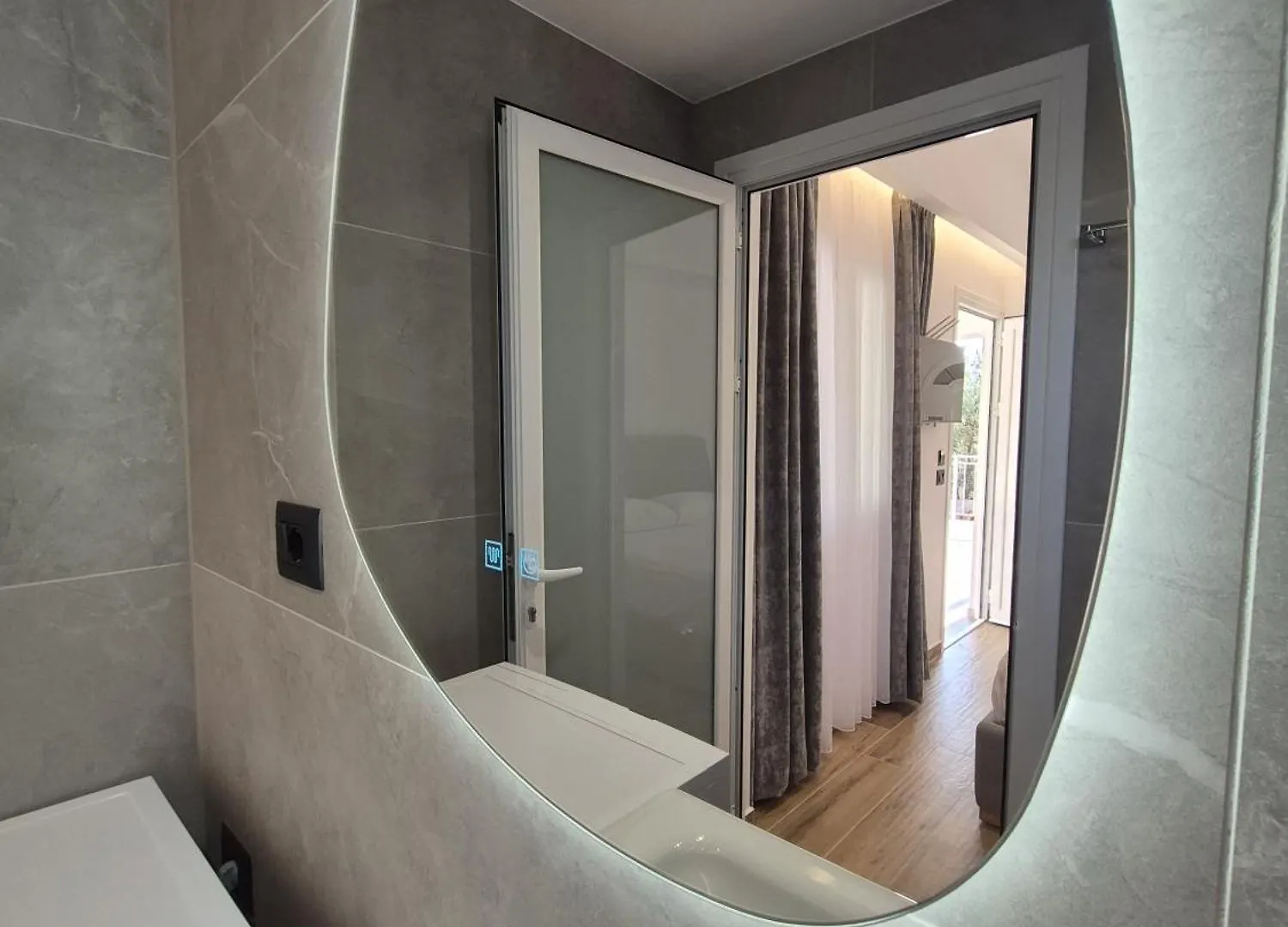شقة Cozy White House - Near Beach كساميل ألبانيا